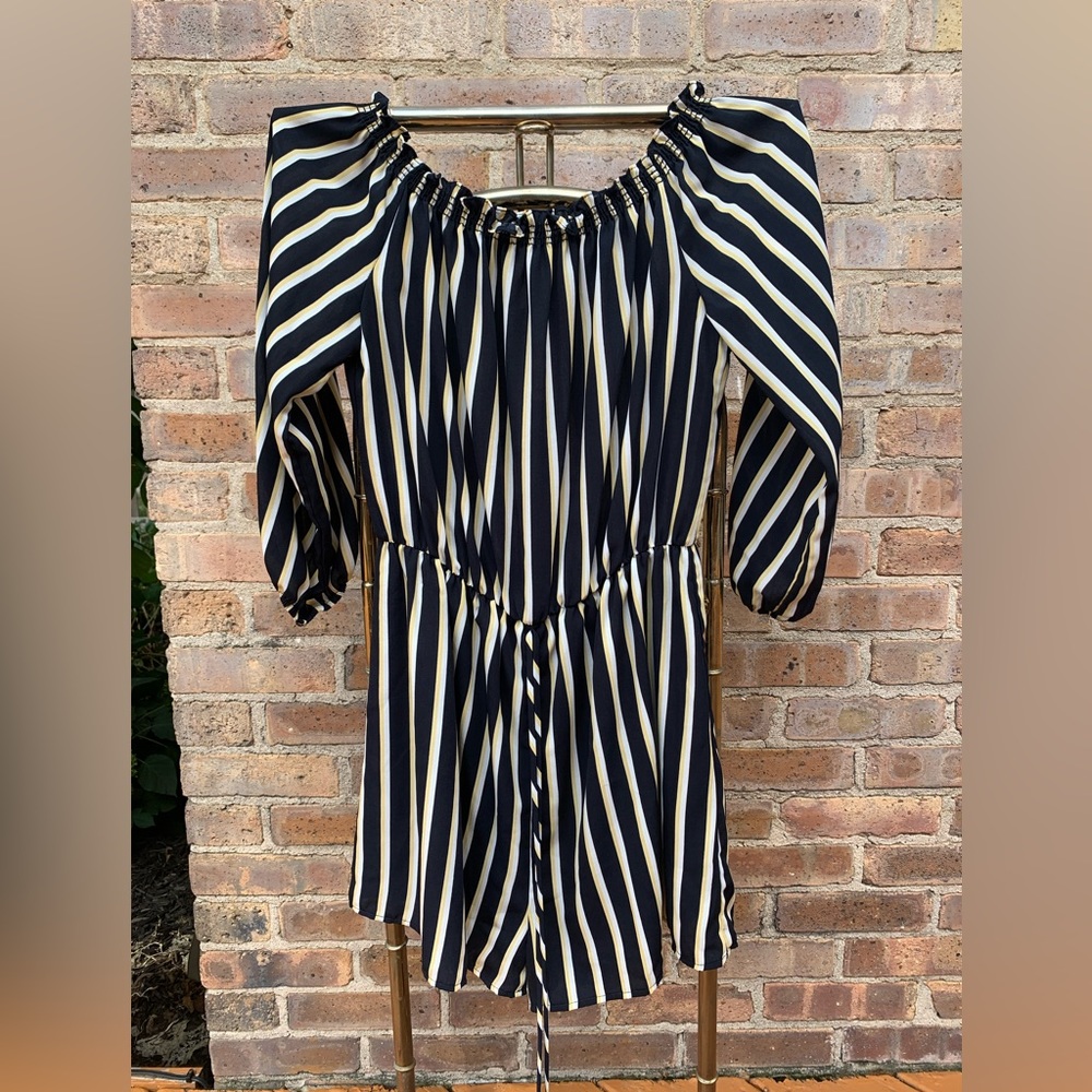 NWT Lush for Dry Goods Romper, size Medium